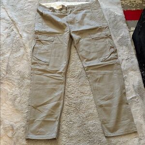Levi's Men's Cargo Pants in Light Gray